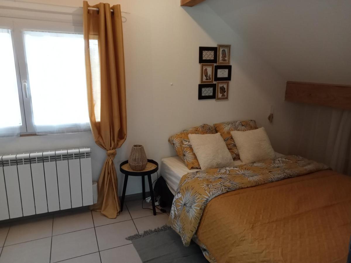 Appartement Dans Notre Maison Domessin Екстер'єр фото